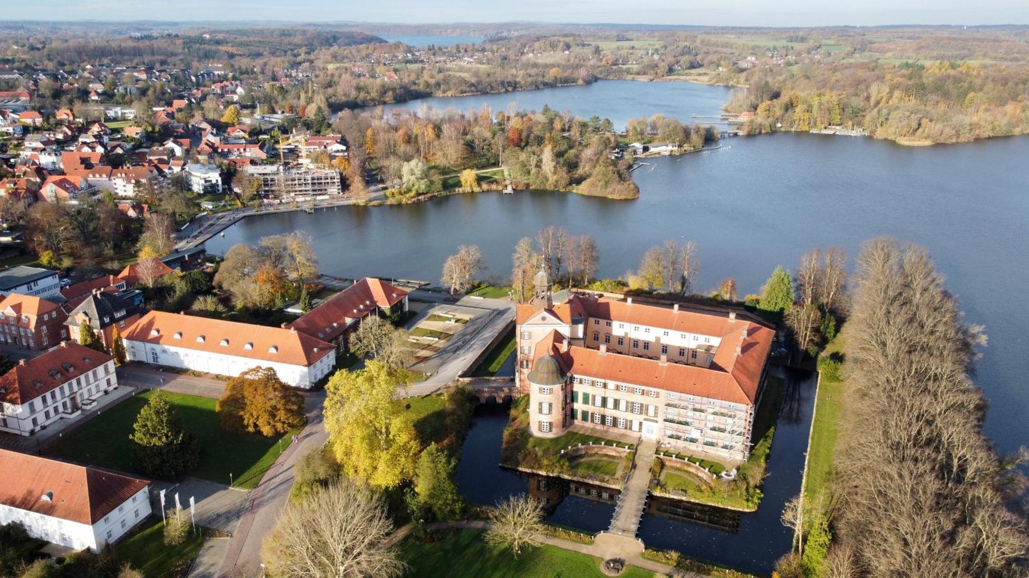 Mitten Im Gruenen - Apartment Mit Wohlfuehlcharakter In Stadtrandlage Eutin Eksteriør billede